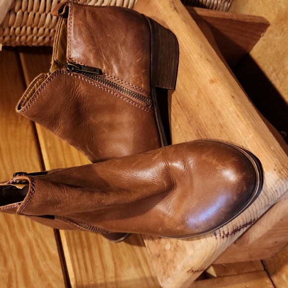 Lucky Brand Leather Ankle Boots size 8.5 M - Picture 4 of 7